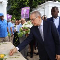 PLD honra legado de Juan Bosch con ofrenda por su 116 aniversario de nacimiento