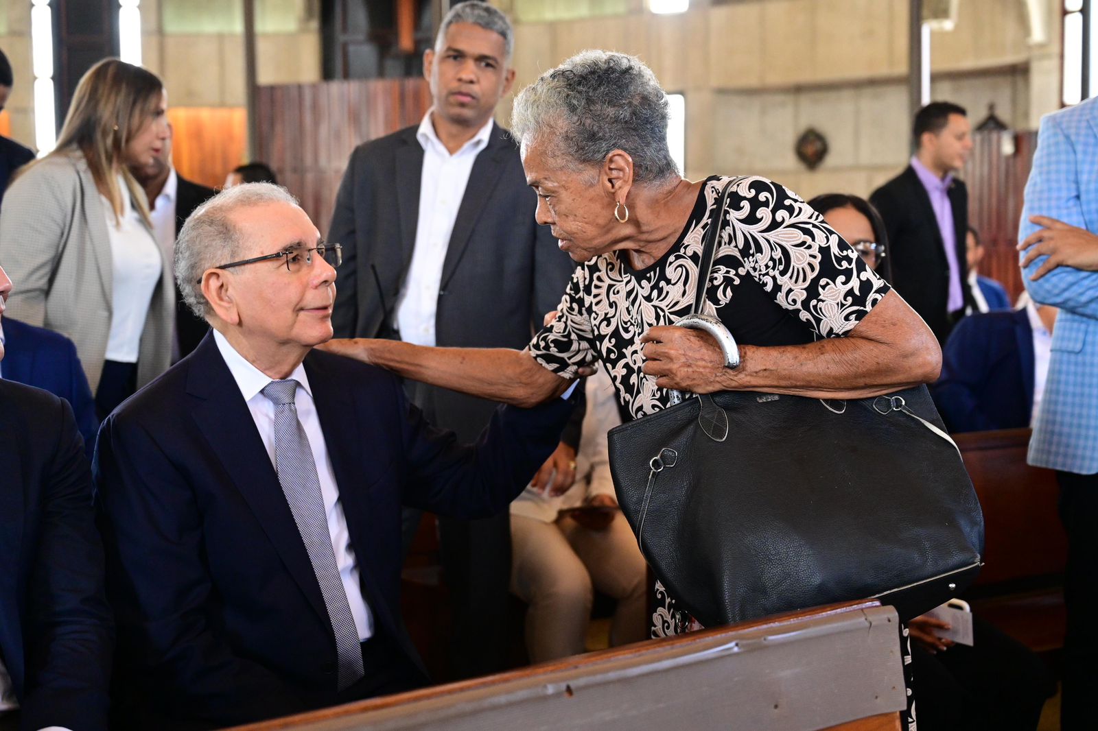 Danilo Medina encabeza emotivo homenaje del PLD a Juan Bosch en La Vega