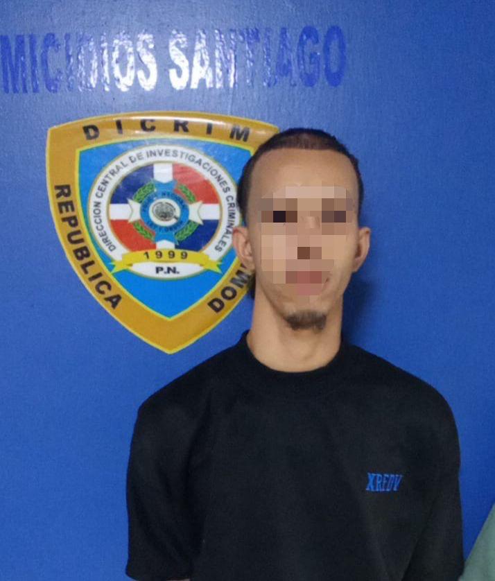 Se entrega a la Policía presunto implicado en muerte de joven en Santiago