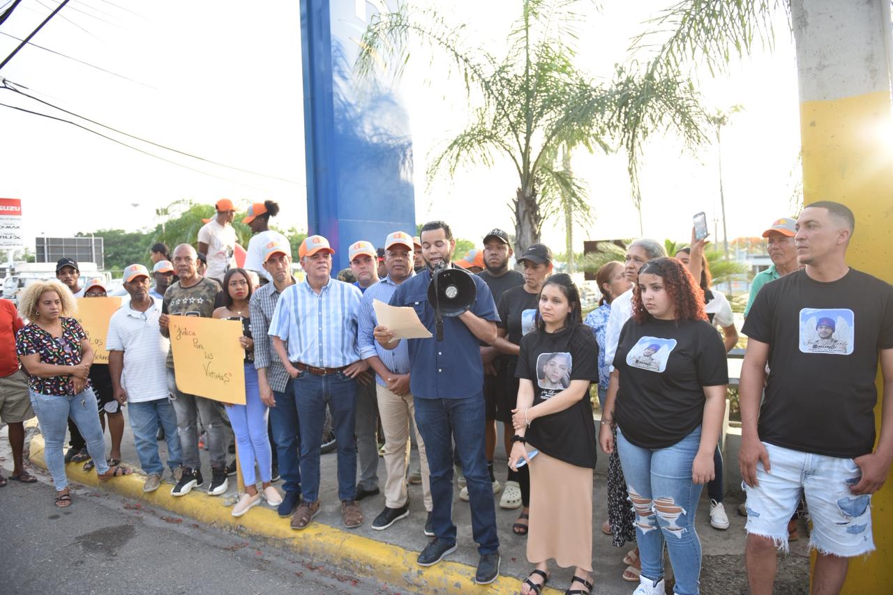 Familiares y AVANCEMOS culpan al Ayuntamiento de Moca por muerte de joven