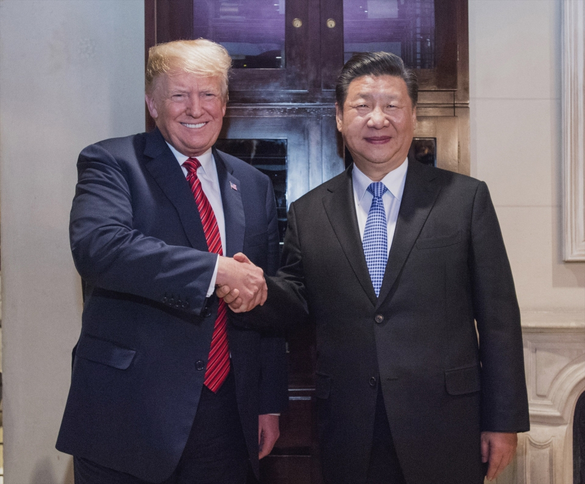Trump dice que Xi lo ha invitado a visitar China tras charla telefónica "muy positiva"