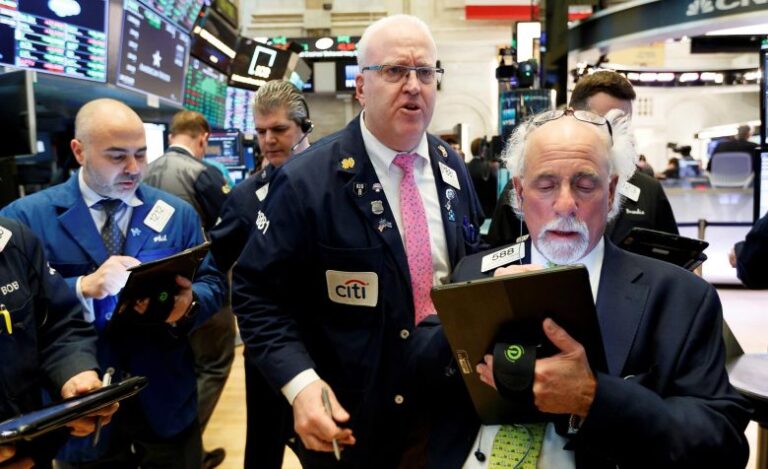 Wall Street abre en rojo, lastrada por nuevas amenazas arancelarias y la bajada de Boeing