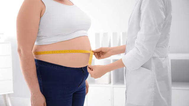 Estudio revela que la cirugía combinada en pacientes con obesidad severa ofrece mejores resultados