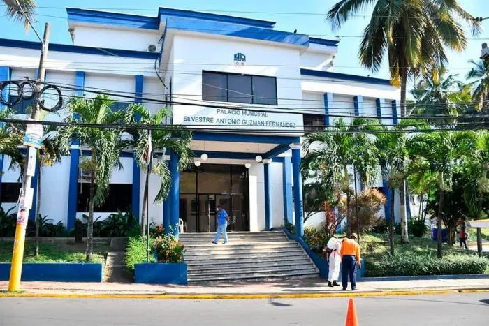 Alcaldía SDO se desliga de declaraciones emitidas por participante en charla educativa