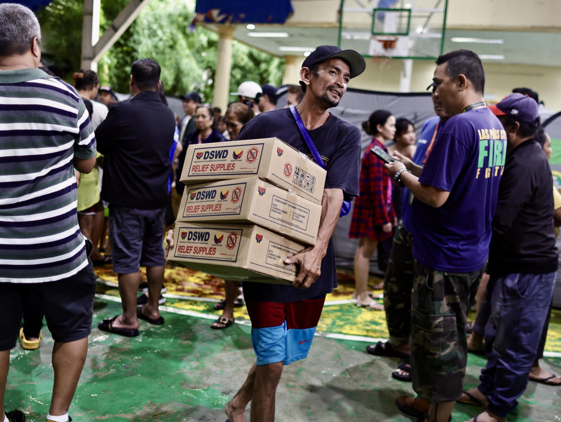 Dos nuevos ciclones traen fuertes lluvias a Filipinas tras 12 muertos y miles de evacuados