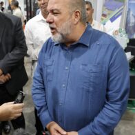 El Gobierno cubano reconoce que debe corregir "deficiencias" propias para superar la crisis