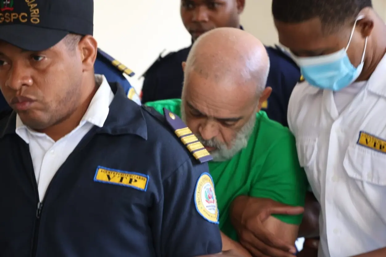 incluyendo una interpuesta por la ministra de Interior y Policía, Faride Raful.