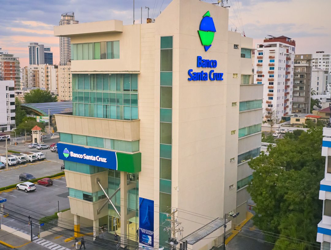 BANCO SANTA CRUZ FACHADA