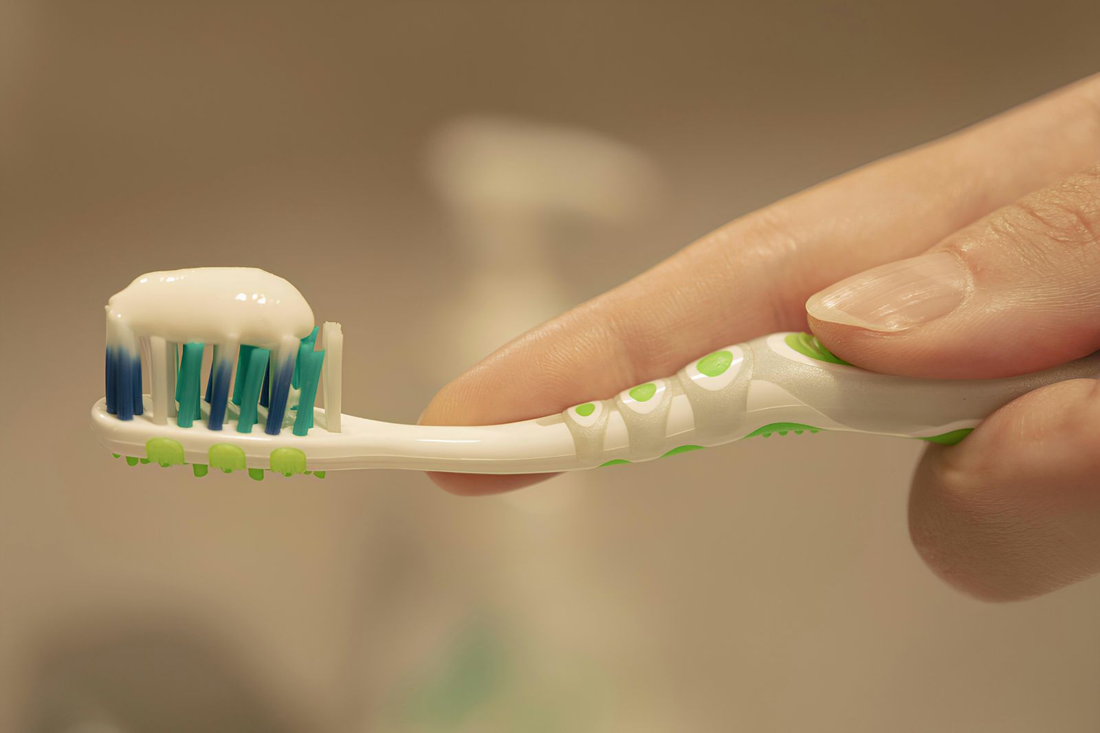 DIGEMAPS alerta sobre pasta dental Colgate Total Clean Mint con presencia de Fluoruro de Estaño