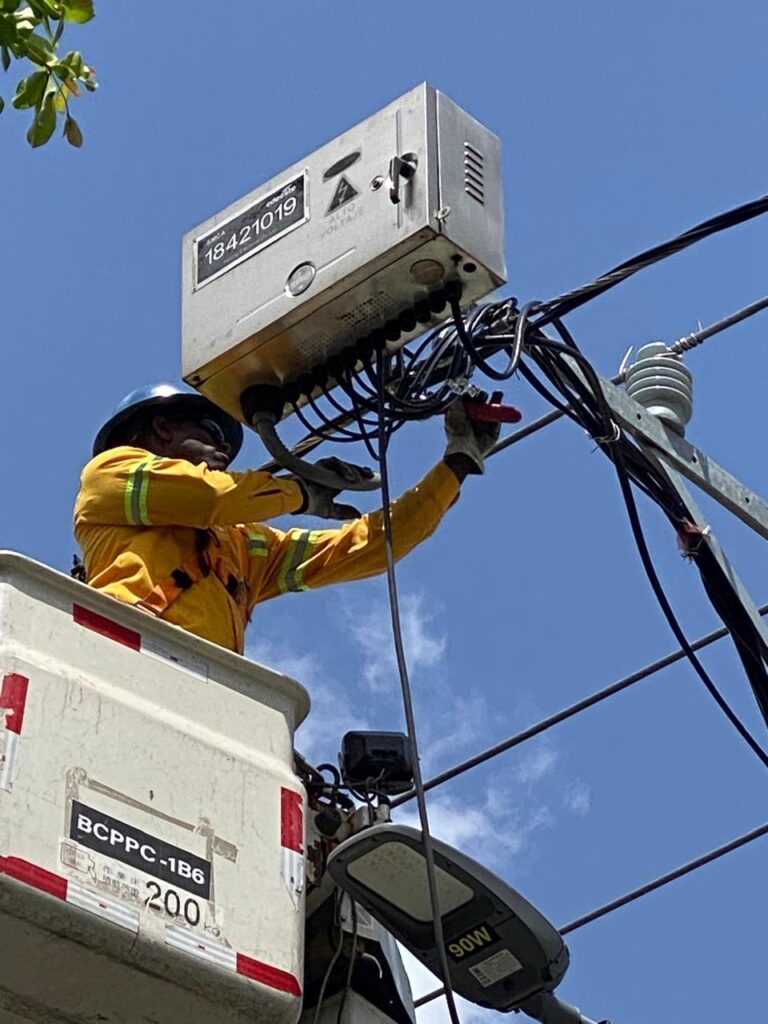 Falla eléctrica afecta múltiples sectores por avería en subestación El Brisal en SDE