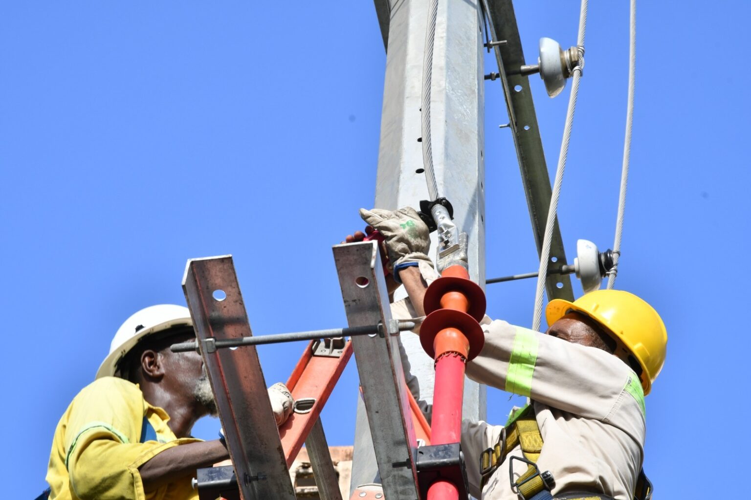 Edeeste descargará Circuito EBRI05 que impactará positivamente más de 12 mil clientes en SDE