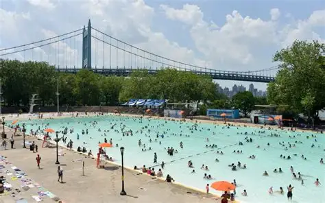 Piscinas Públicas, las opciones de refrescarse y entretenerse durante el verano en nueva York