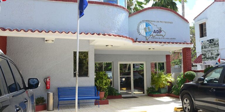 Califican como “inaceptable” la falta de cupo para estudiar en República Dominicana