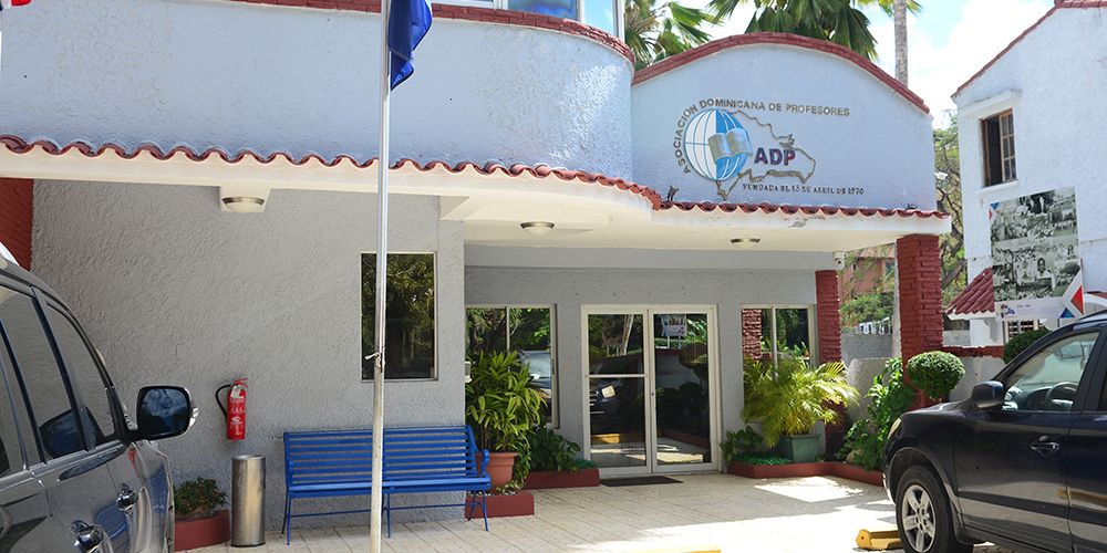 Califican como “inaceptable” la falta de cupo para estudiar en República Dominicana