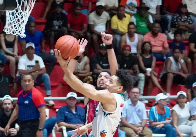 Titanes superan 84-73 a los Indios con gran actuación de Bautista, Pérez y Araujo 4 | Noticias de hoy en República Dominicana RICHARD BAUTISTA | Noticias de hoy en De Último Minuto