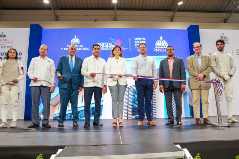 Vicepresidenta Peña y Ministro Bonilla entregan moderno Pabellón de Esgrima en el Centro Olímpico Juan Pablo Duarte
