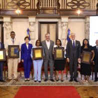 Gobierno reconoce a docentes universitarios con el Premio a la Excelencia Docente 2025