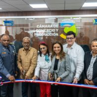 Alcalde Ramón Candelaria encabeza inauguración del Quiosco del Registro Mercantil en Boca Chica