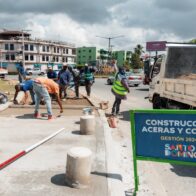 Alcaldía del DN reconstruye aceras de la rotonda de avenida Los Próceres