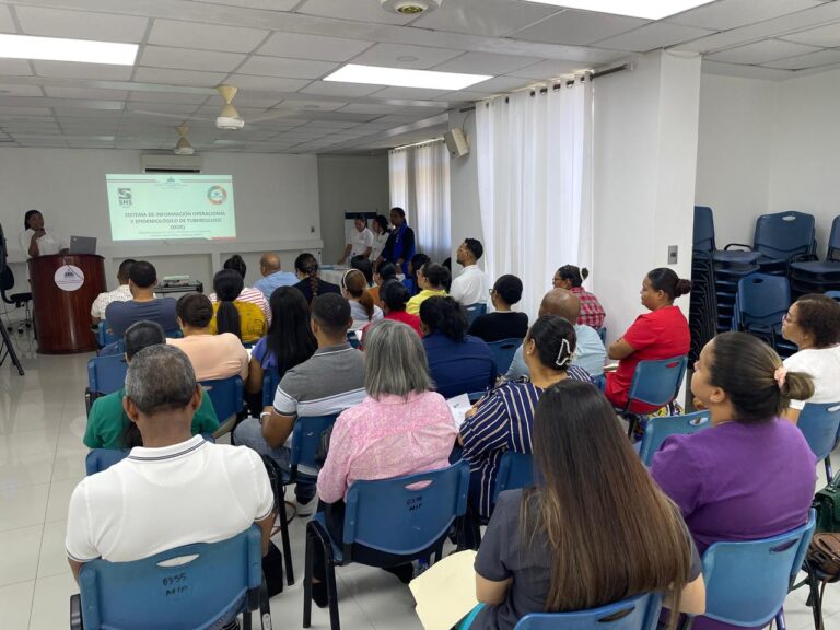 Salud Pública en Monseñor Nouel capacita personal del primer nivel en manejo de la tuberculosis