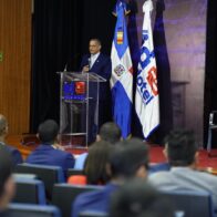 Fausto Rosario, miembro del Consejo de Directores de Indotel durante sus palabras de bienvenida.