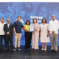Vicepresidenta Raquel Peña entrega títulos definitivos en Villa Liberación, Bonao