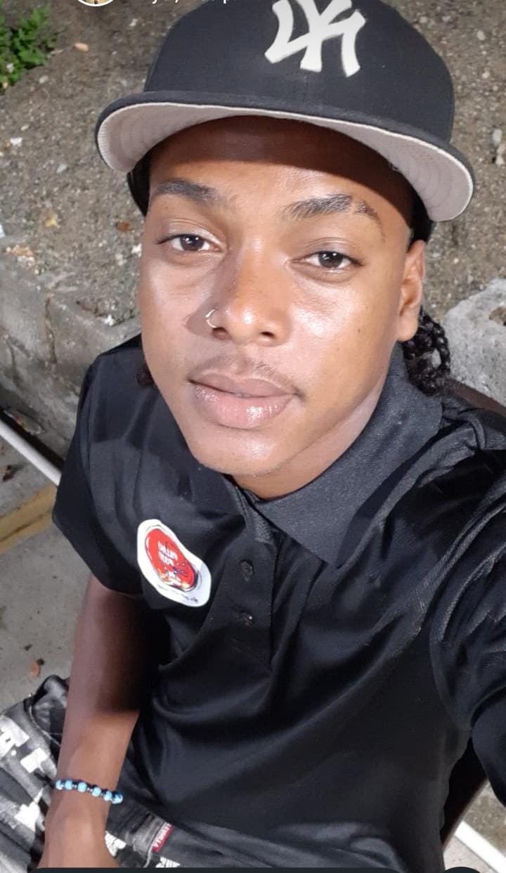 Familiares buscan a joven desaparecido tras salir hacia la 42 de Capotillo