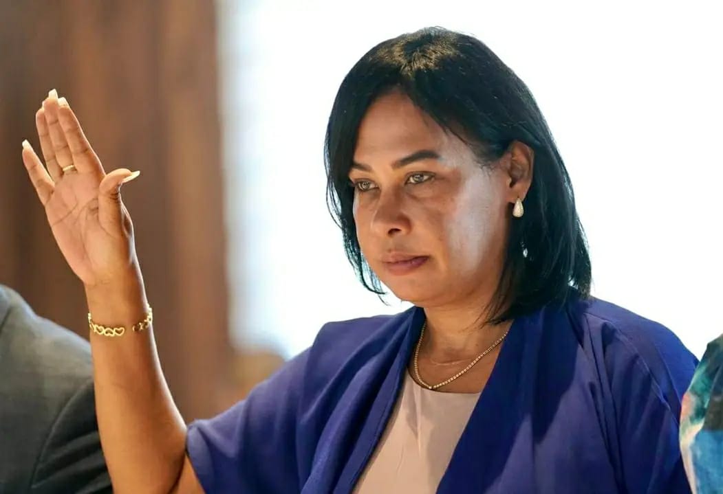 Alcaldesa del PRM interpone querella contra presidente de la Sala Capitular; solicita prisión preventiva  e indemnización