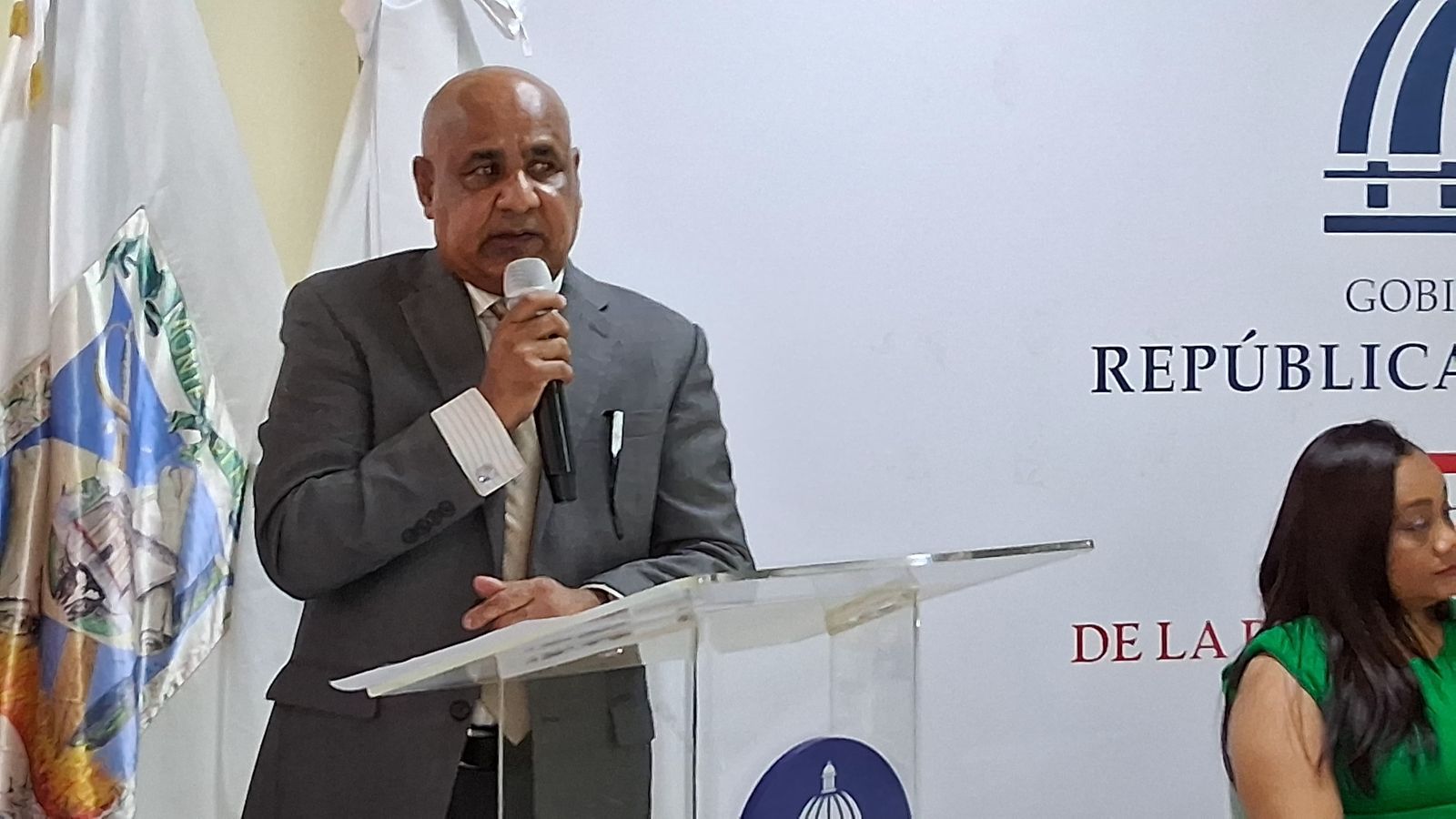 Hospital Ángel Contreras presenta conferencia “Memoria de una gestión de éxitos” en el marco de su 12.º aniversario