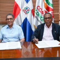 Directores de CEED y Hogar Crea Dominicano firman acuerdo interinstitucional