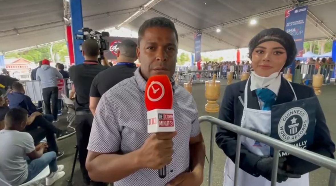 Adjudicadora de Récords Guinness habla sobre los requisitos en la realización del mofongo más grande en Santiago