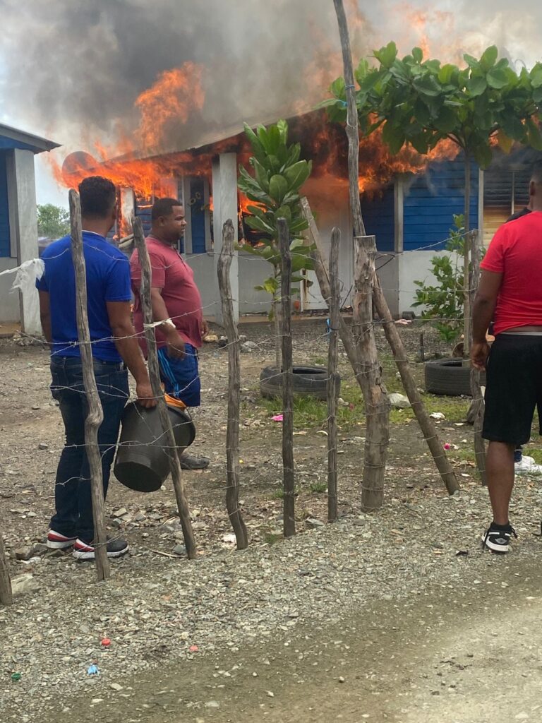Incendio vuelve a consumir vivienda en Las Huasas, Villa Tapia