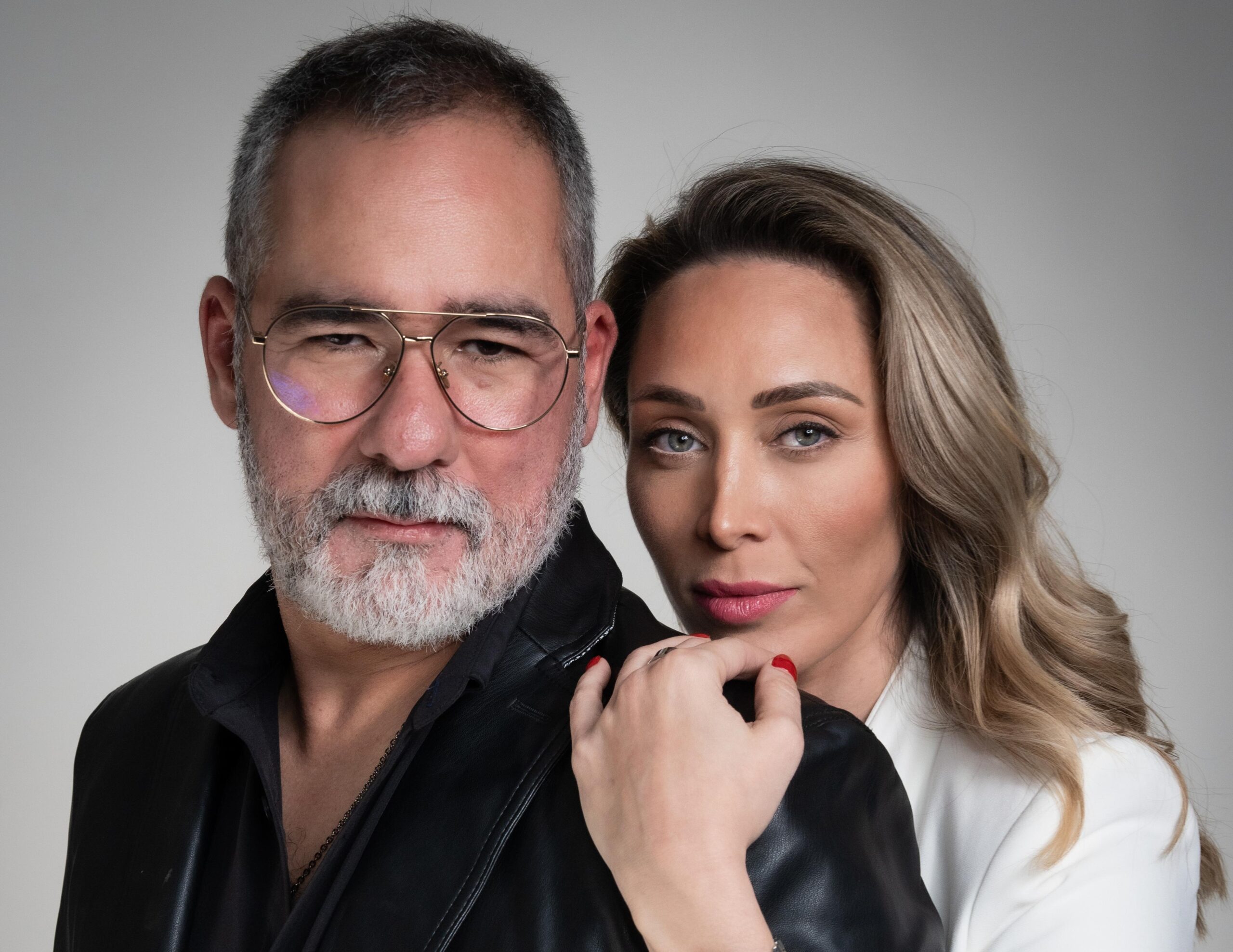 Resaltan contenido del podcast "Salida de Emergencia", cuando el amor propio se vuelve voz