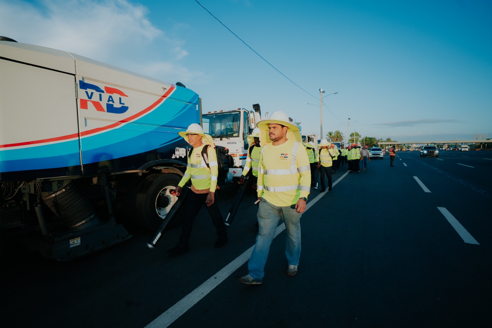 RD Vial lanza programa “Carreteras Limpias” para modernizar y embellecer autopistas del país