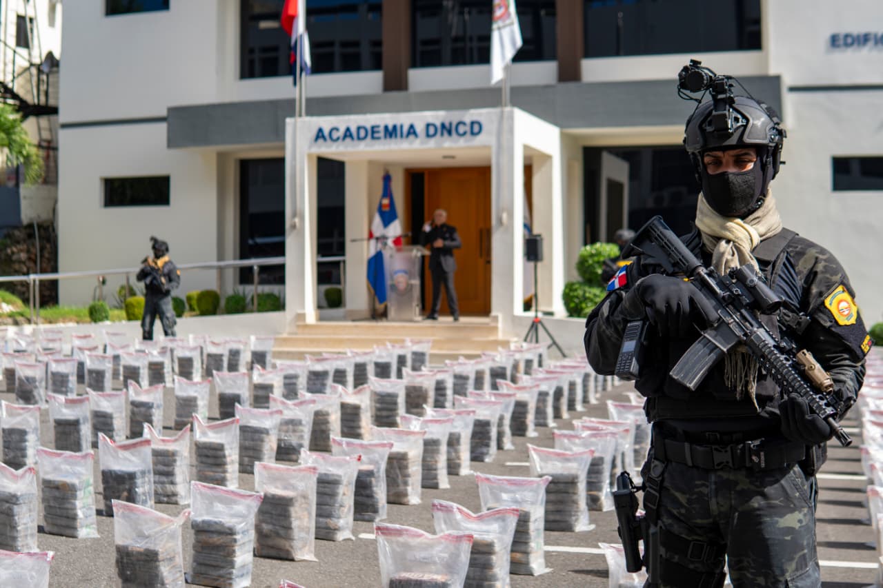 Ocupan 1,5 toneladas de cocaína durante operativos en Pedernales