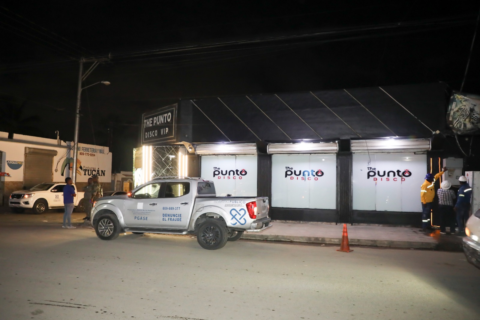 Pgase y Edeeste desmantelan conexión eléctrica ilegal en centro de diversión en Brisas del Este