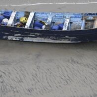 Autoridades continúan búsqueda tras naufragio de embarcación de migrantes con 4 muertos