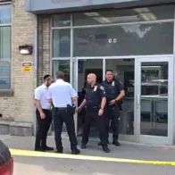 Intento de robo armado desata caos en oficina postal de Brooklyn