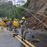 La tormenta tropical Flossie sigue debilitándose y se aleja de las costas de México