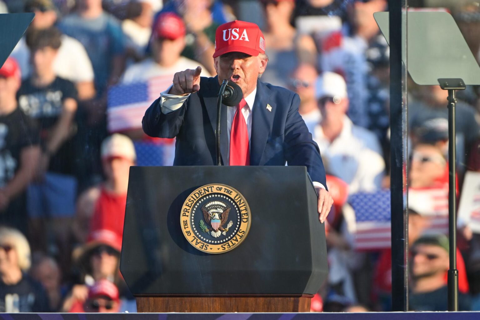 Trump anuncia un arancel del 50 % al cobre y contempla uno del 200 % a las farmacéuticas
