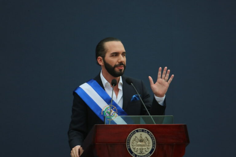 La Asamblea Legislativa de El Salvador avala la reeleción presidencial indefinida