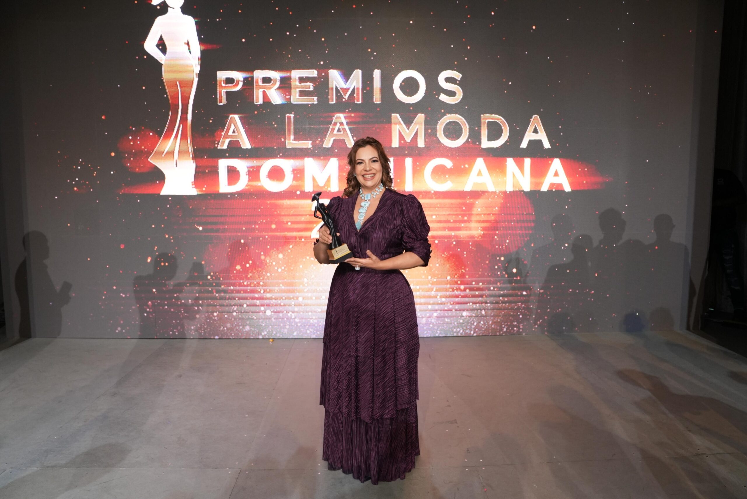 Gisselle Mancebo recibe el galardón “Diseñadora de Joyas” en los Premios a la Moda Dominicana 2025