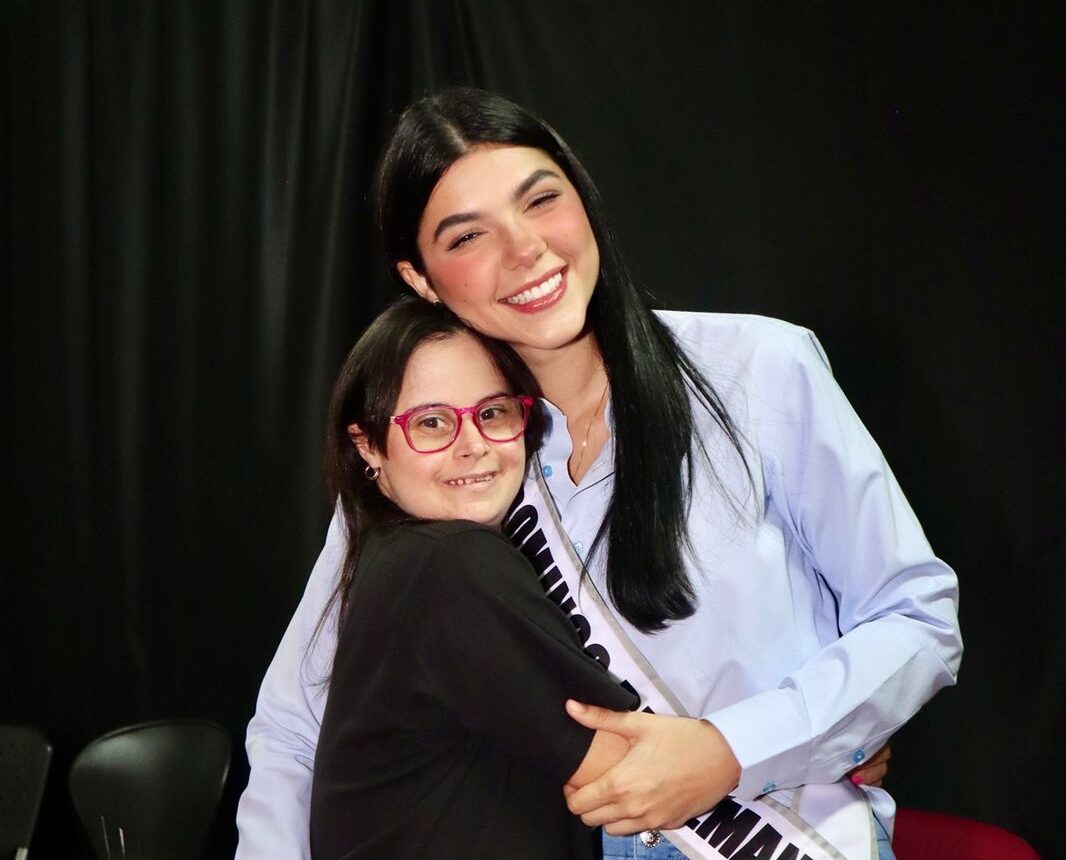 Con pasos firmes y el corazón abierto, Ana continúa su camino en el certamen Miss República Dominicana Universo.