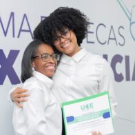 UCE entrega 50 becas completas a jóvenes de excelencia académica