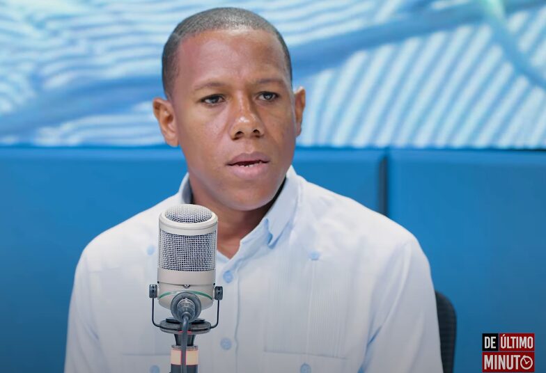 Suplente de regidor, Wilkin Martínez reclama curul tras extradición de incumbente