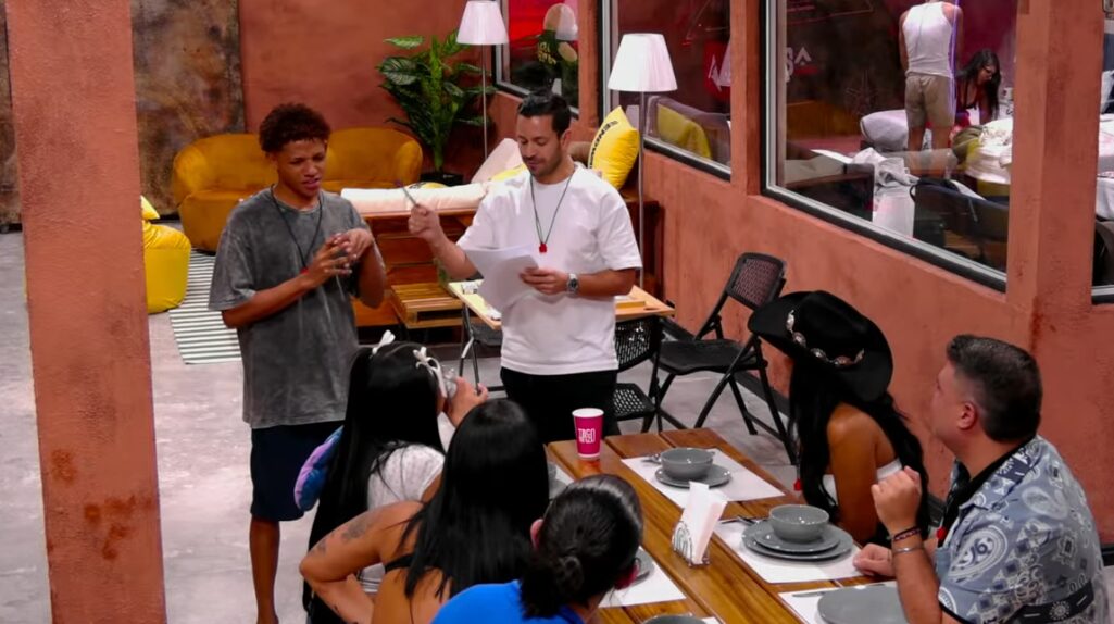 Carlos Durán llega a "La Casa de Alofoke" y pone a prueba a los participantes