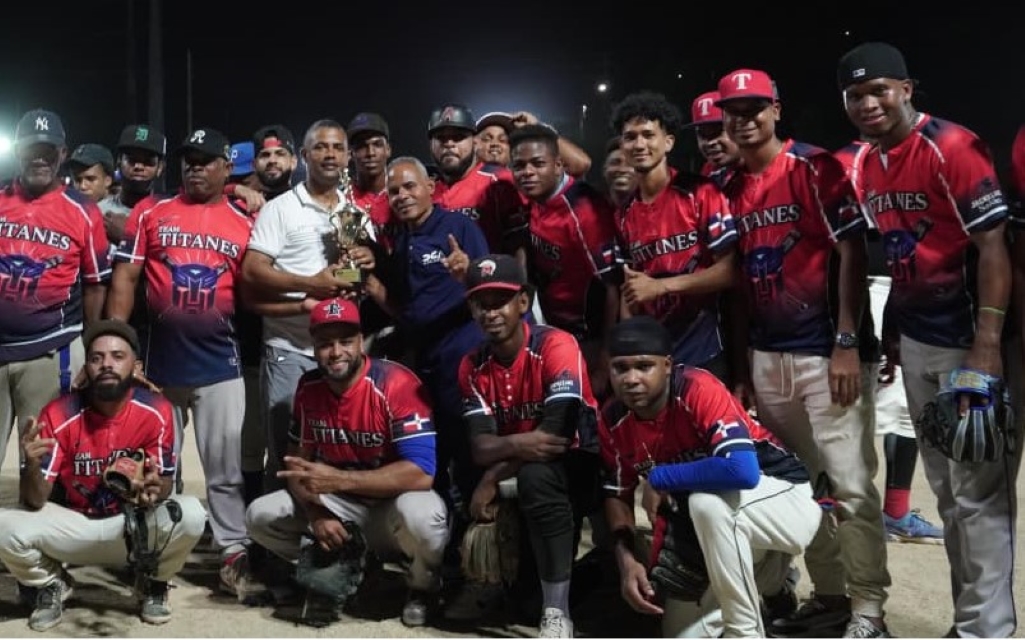 Domingo Guzmán campeón División Norte softbol del Distrito Nacional
