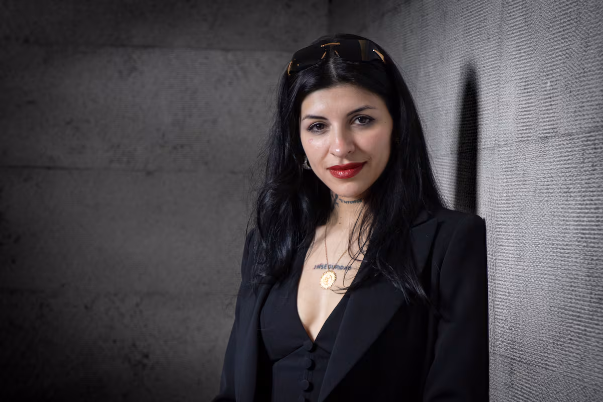 Cazzu revoluciona la literatura con Perreo: un ensayo sobre feminismo y reguetón