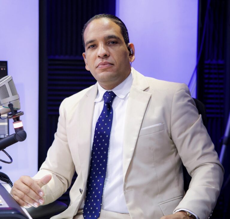 Hansel García califica la comunicación gubernamental como la "peor" y critica silencio por rumor de renuncia de Homero Figueroa