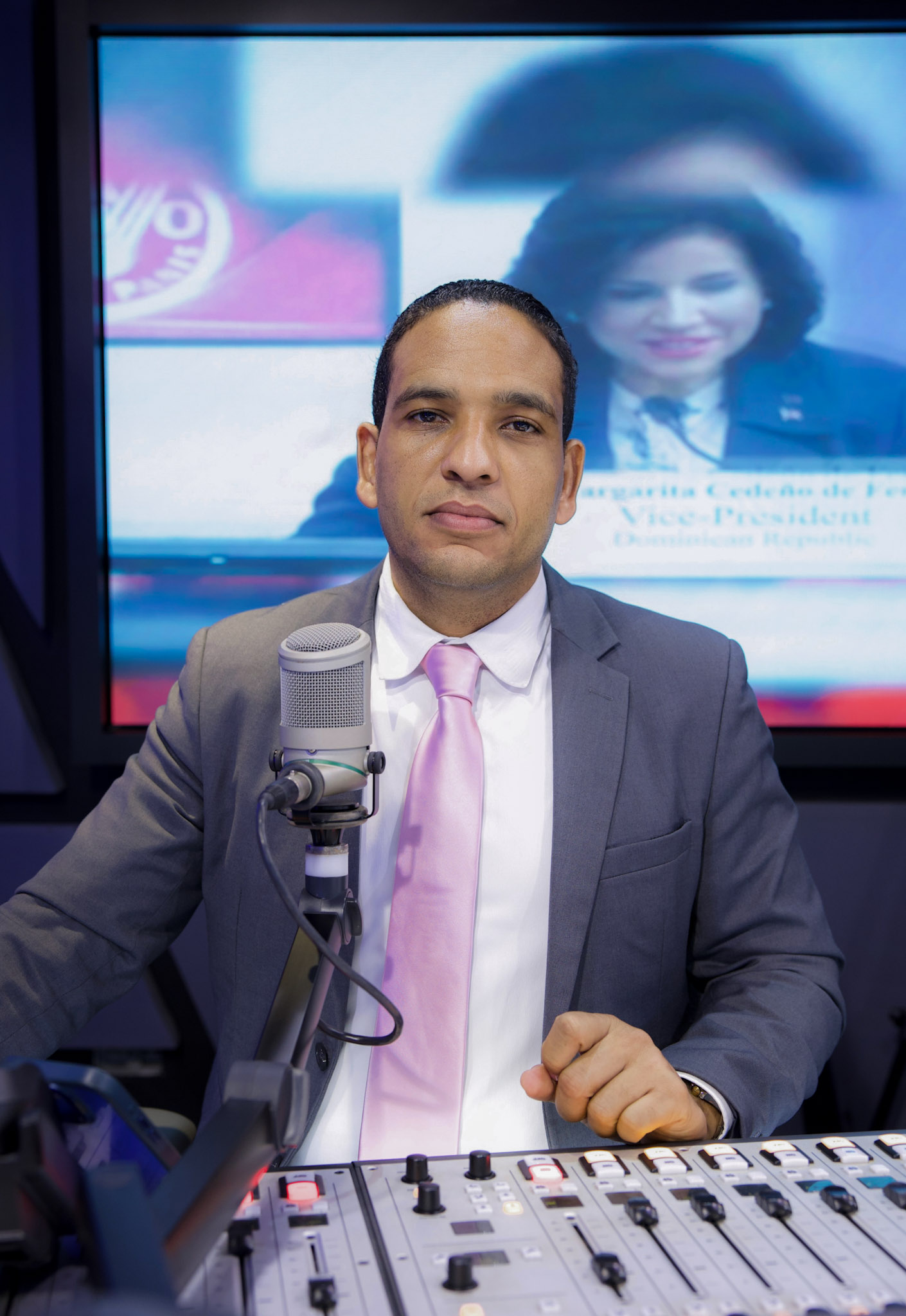 Hansel García revela: figura de alto nivel impide fusión del Minerd con el Mescyt